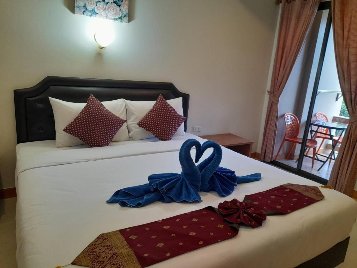 Aram Hotel Pantai Kata Luaran gambar