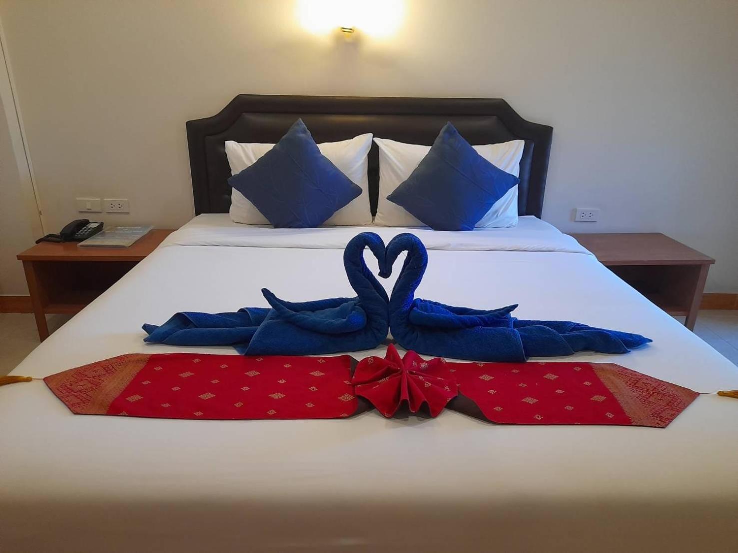 Aram Hotel Pantai Kata Luaran gambar